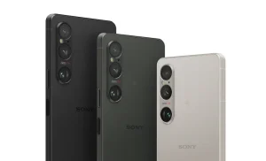 Sony Xperia 1 VI का बैक पैनल – मैट फिनिश के साथ एलिगेंट डिज़ाइन, ट्रिपल कैमरा सेटअप वर्टिकल पोजिशन में, LED फ्लैश के साथ