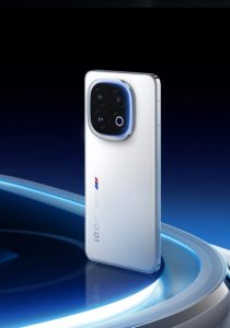 Gaming Phones in Kuwait, iqoo13